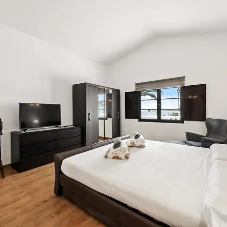 Dona Isidora - Vipvipvillas * Teguise (Lanzarote)