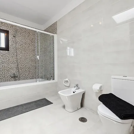 빌라 Dona Isidora - Vipvipvillas 테기세